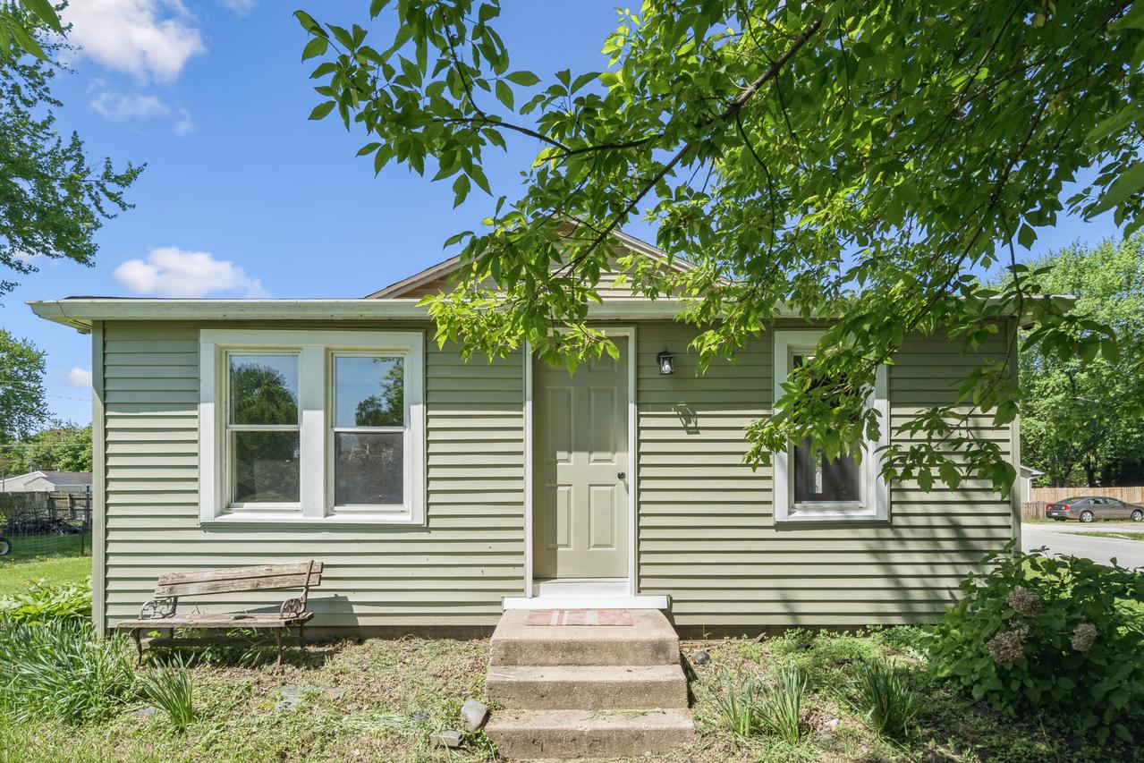 201 5th St., Colona, IL 61241