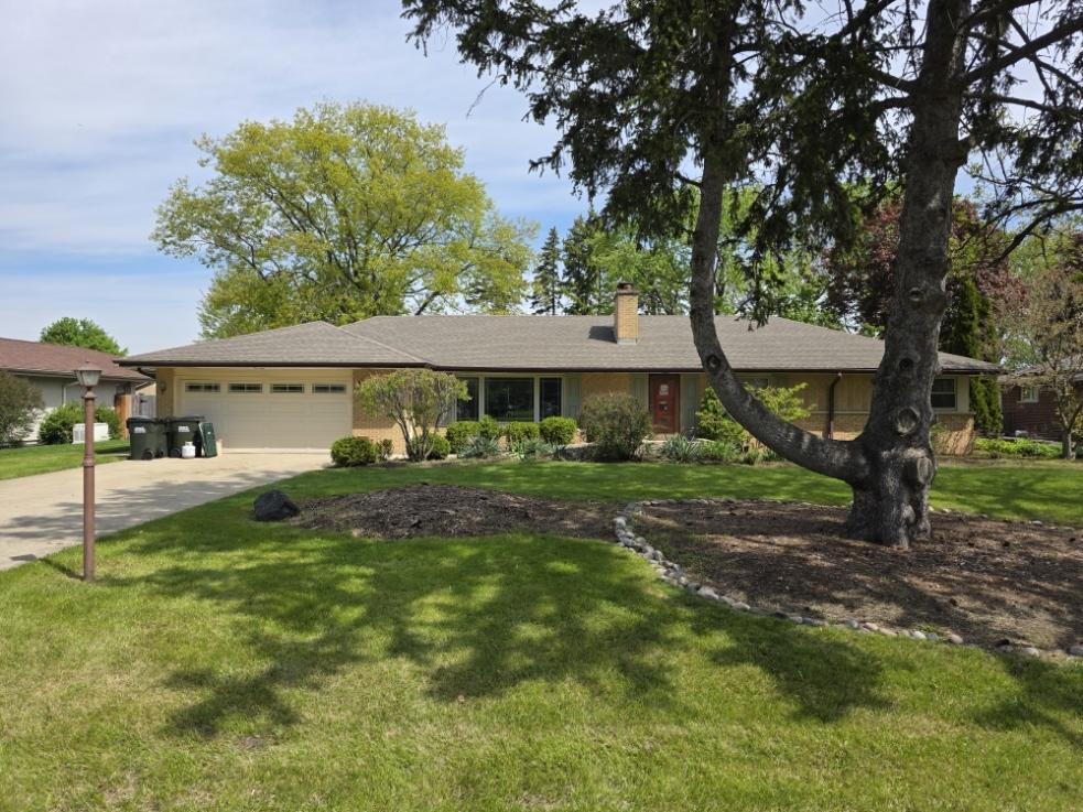 29 E Stonegate Dr., Prospect Heights, IL 60070