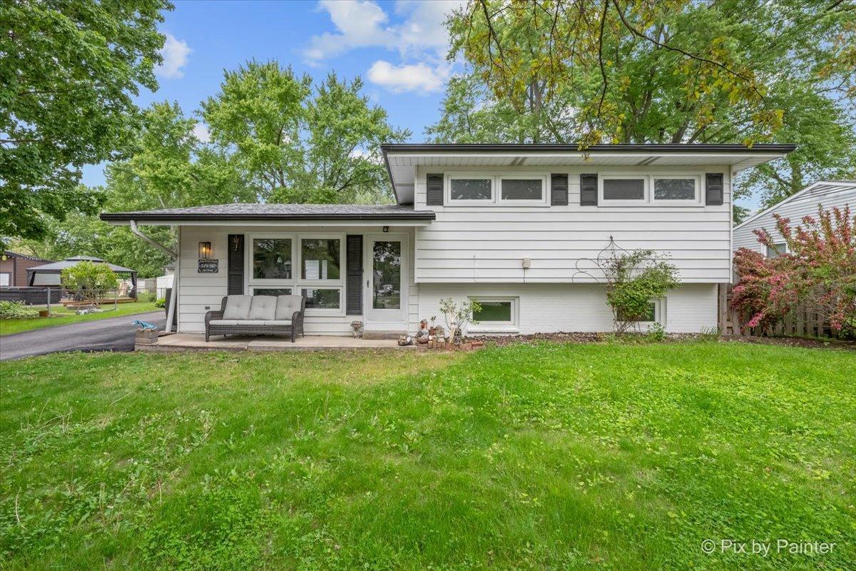 34W912 Clyde Pkwy., St. Charles, IL 60174