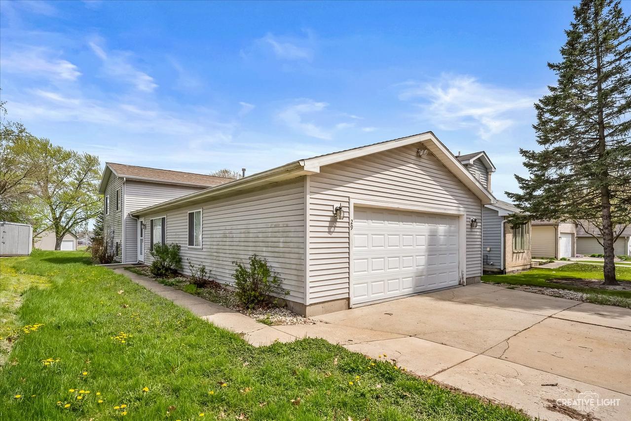 29 Elm Ave., Fox Lake, IL 60020