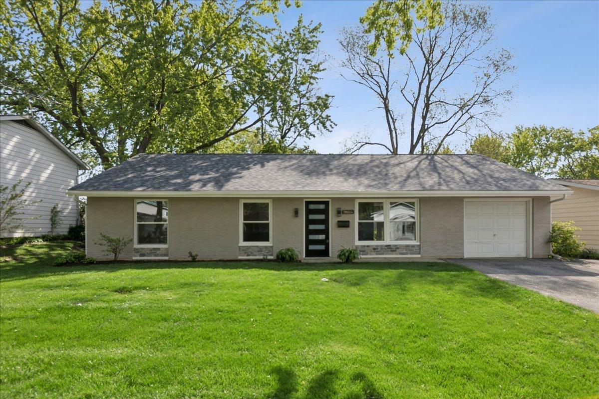 7855 Kensington Ln., Hanover Park, IL 60133