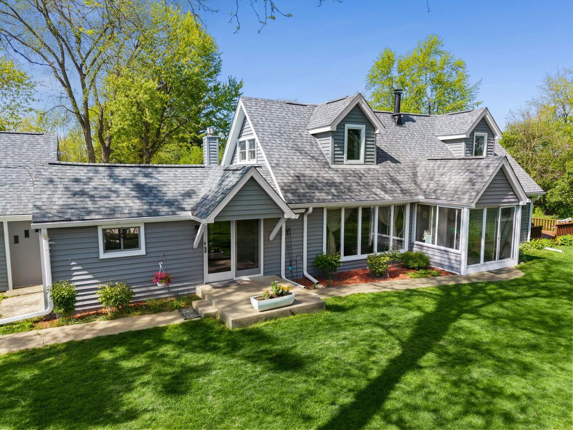 1080 Cardinal Dr., Lake Zurich, IL 60047