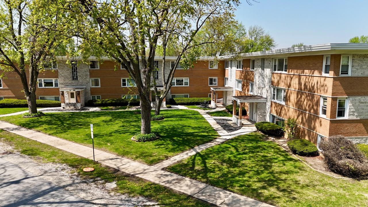 6910 W 109th St. #1B, Worth, IL 60482