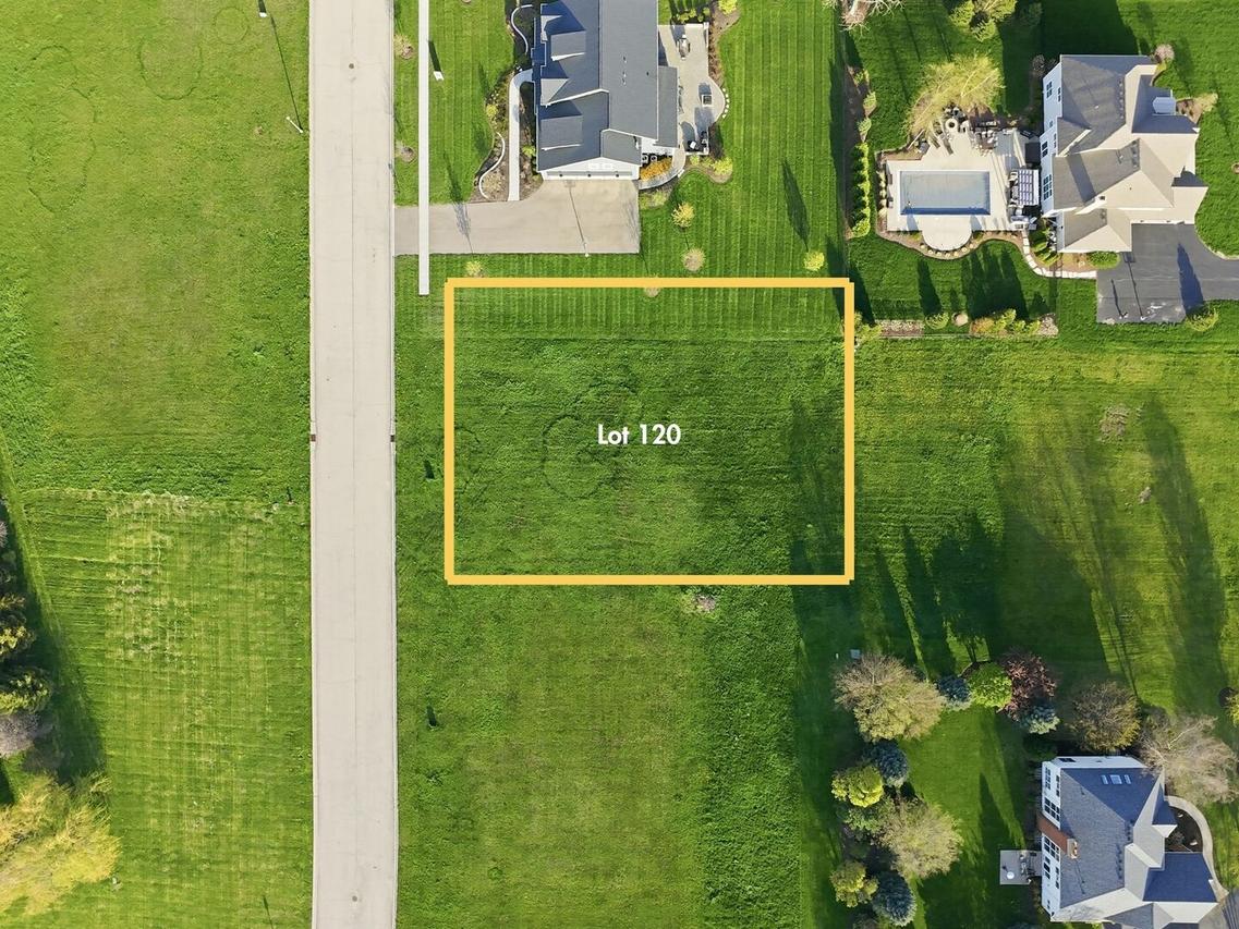 218 Whittemore Dr., Sycamore, IL 60178