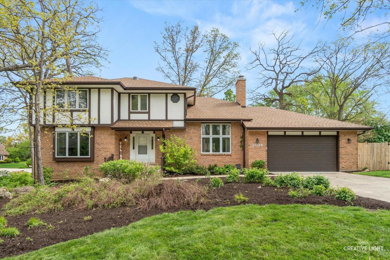 3104 Whispering Oaks Ln., Woodridge, IL 60517