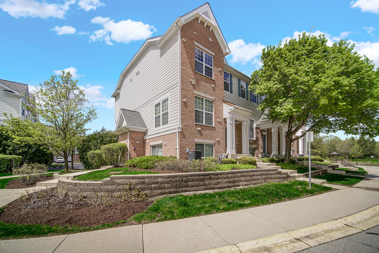 82 Arcadia Ln., Lake Zurich, IL 60047