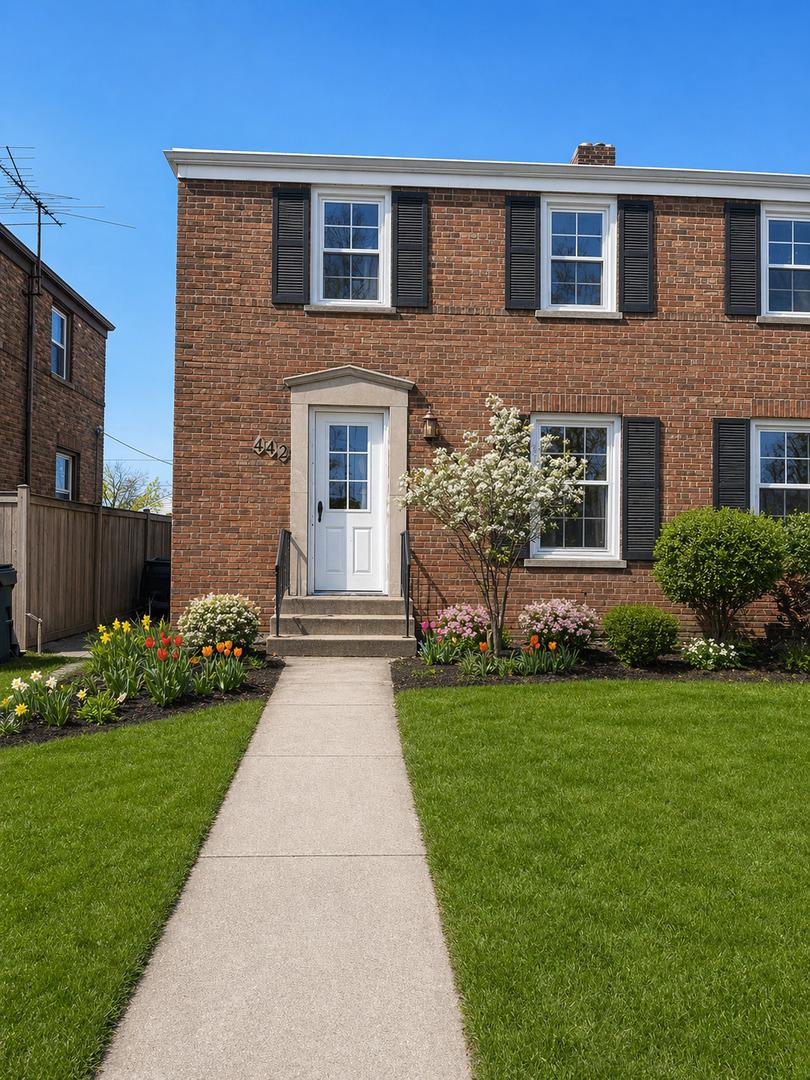 442 Geneva Ave., Bellwood, IL 60104