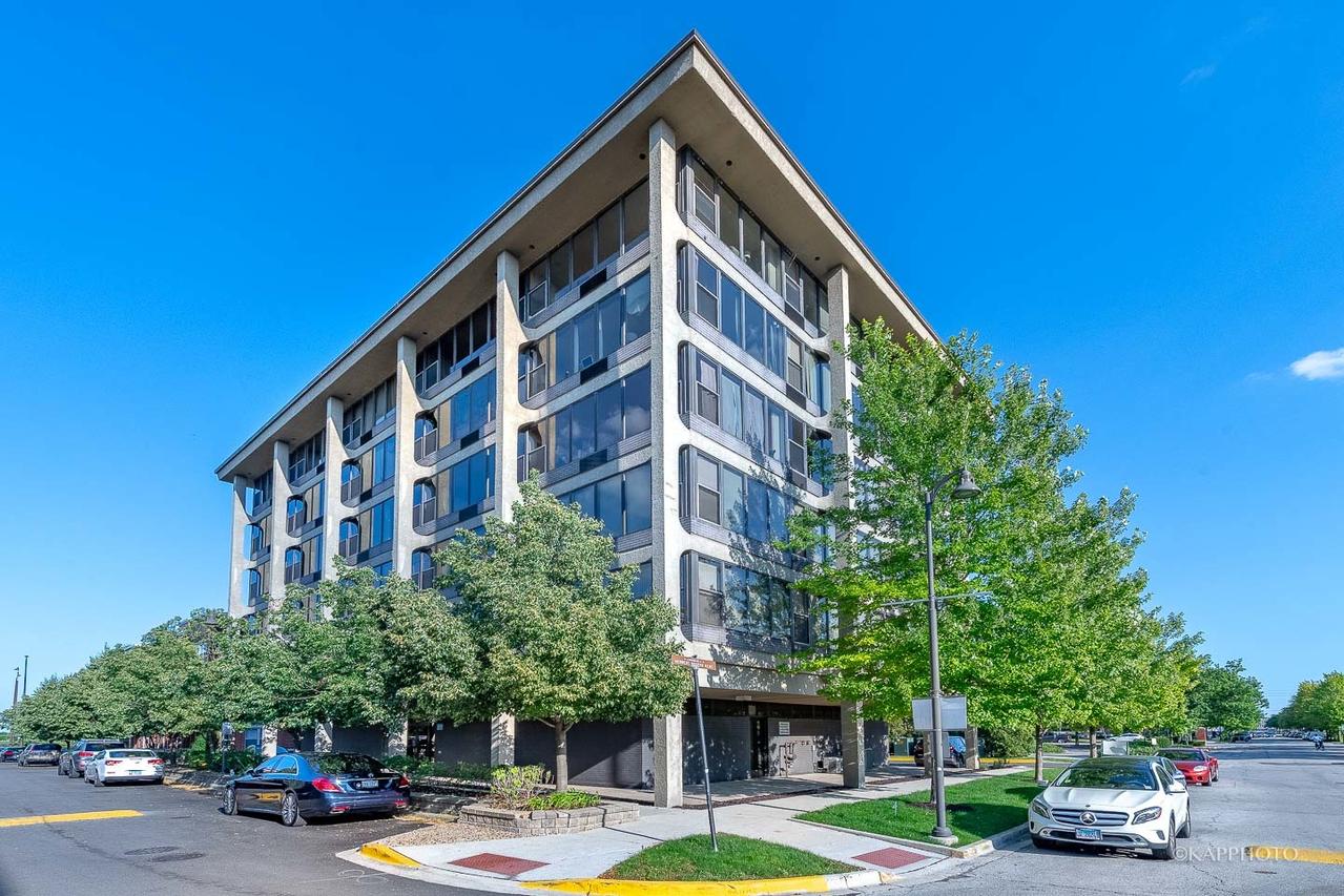 345 E Eastgate Pl. #306, Chicago, IL 60616