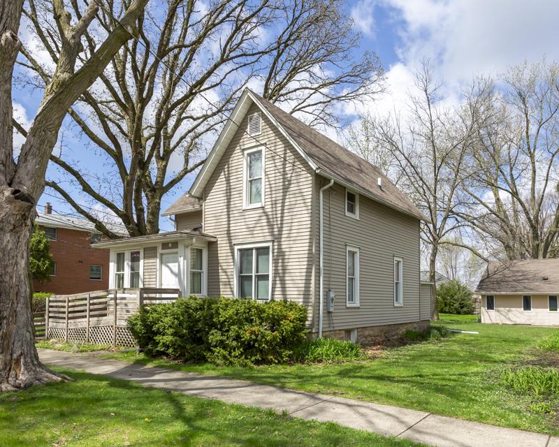 421 Prospect St., Dekalb, IL 60115
