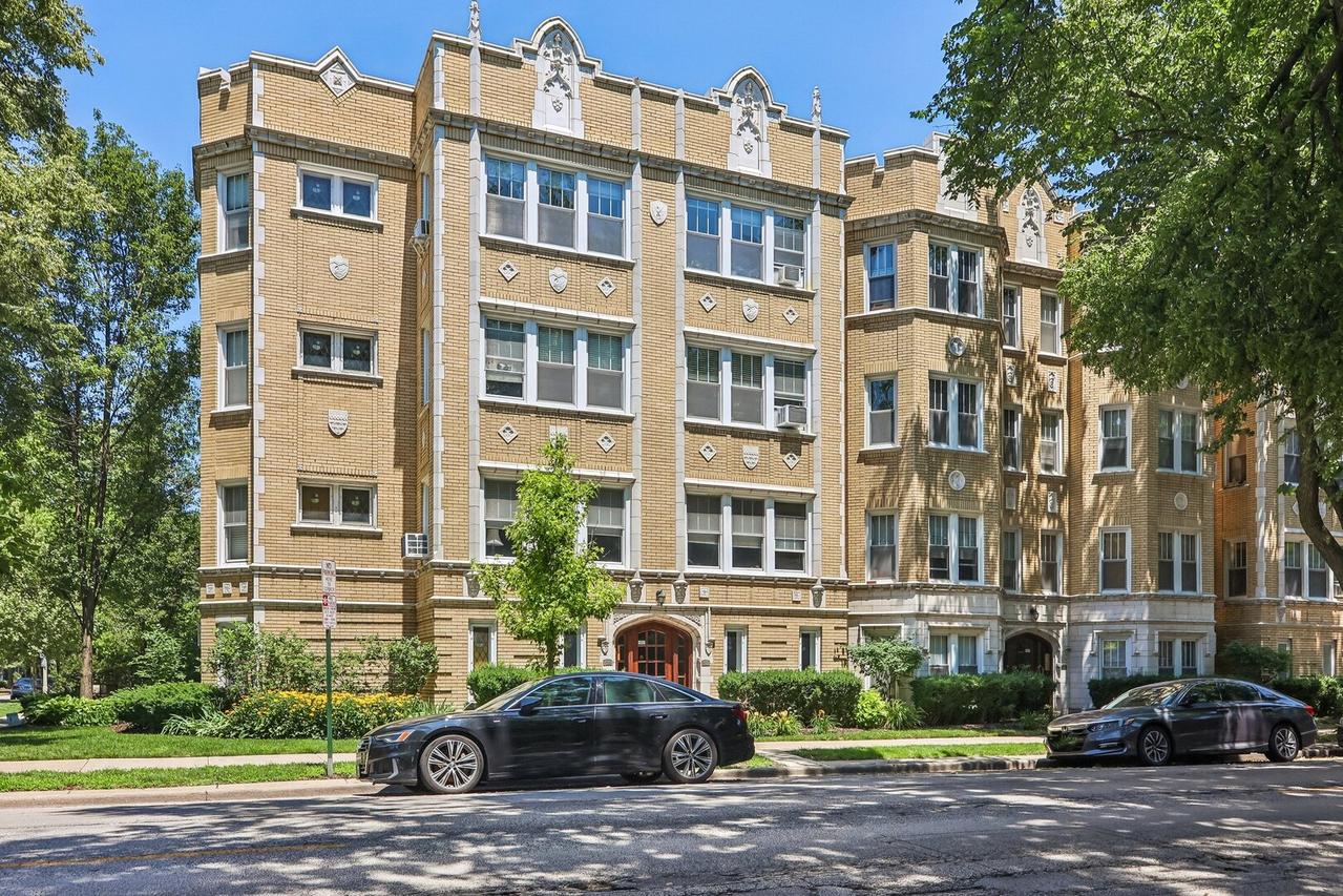 824 Washington Blvd. #1, Oak Park, IL 60302