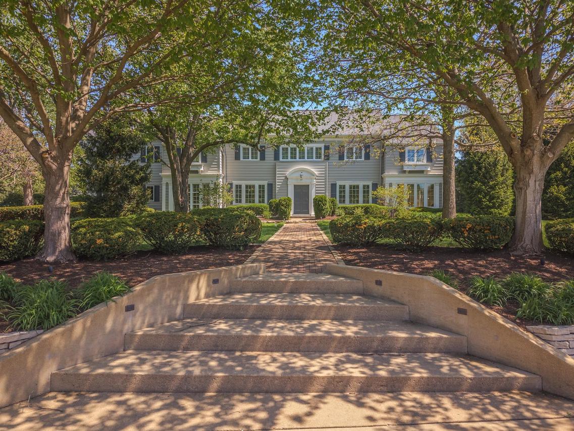 27 Country Club Pl., Bloomington, IL 61701