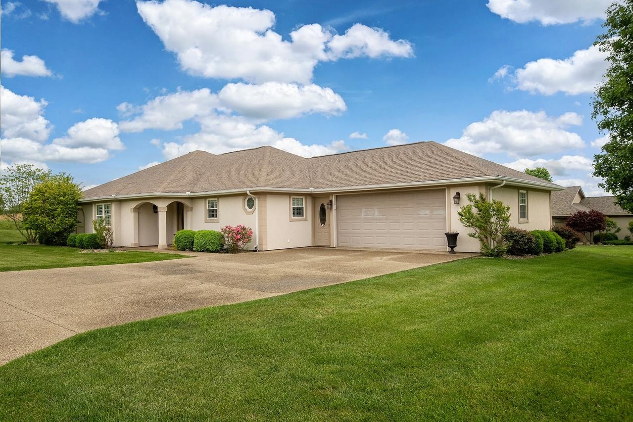 2717 Carnoustie Dr., Marion, IL 62959
