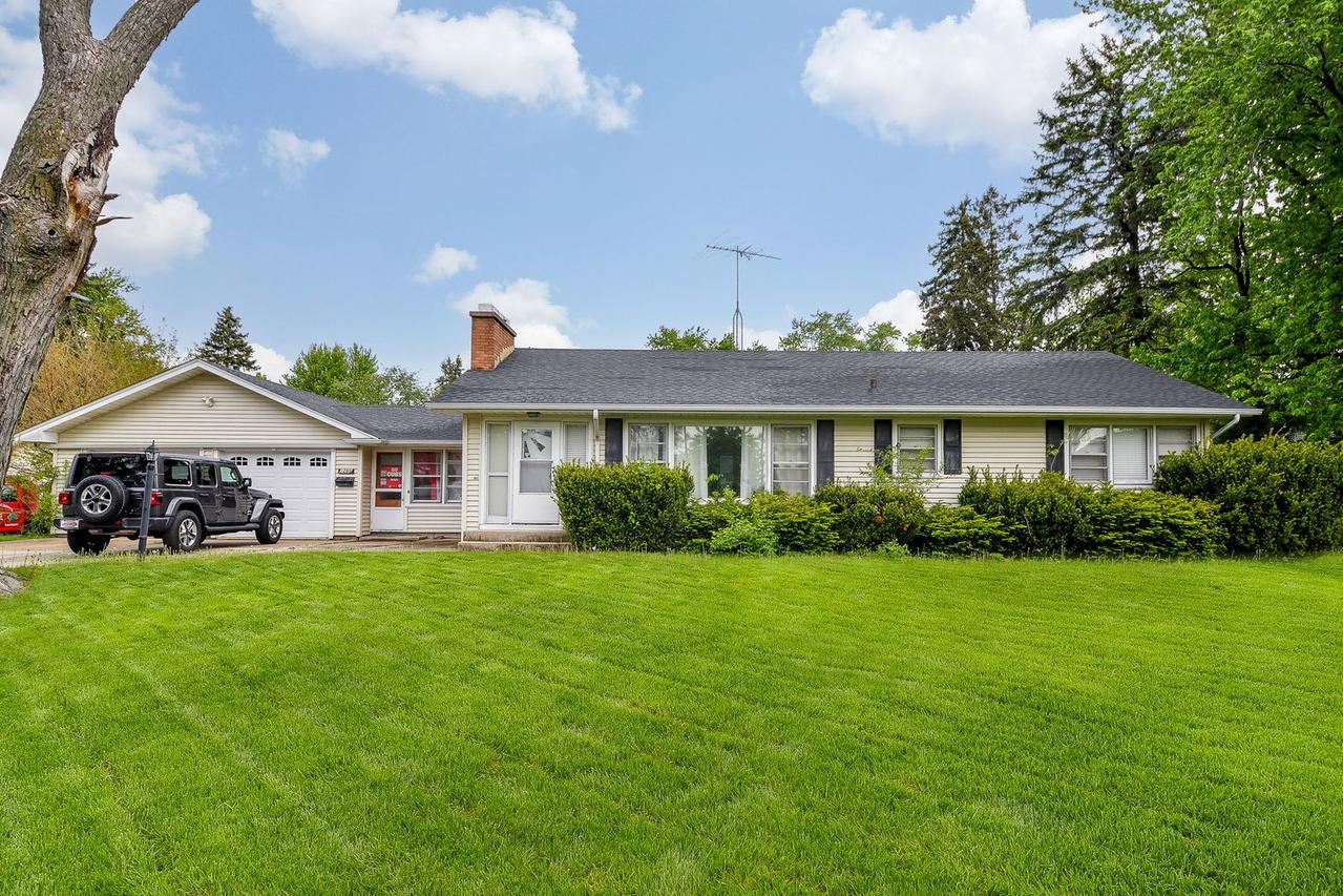1205 Sundown Dr., Aurora, IL 60506