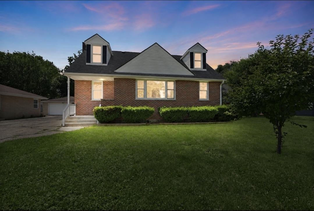 17931 W Gages Lake Rd., Grayslake, IL 60030