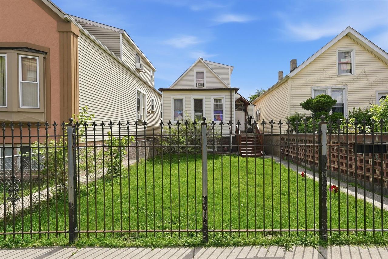 2637 S Karlov Ave., Chicago, IL 60623