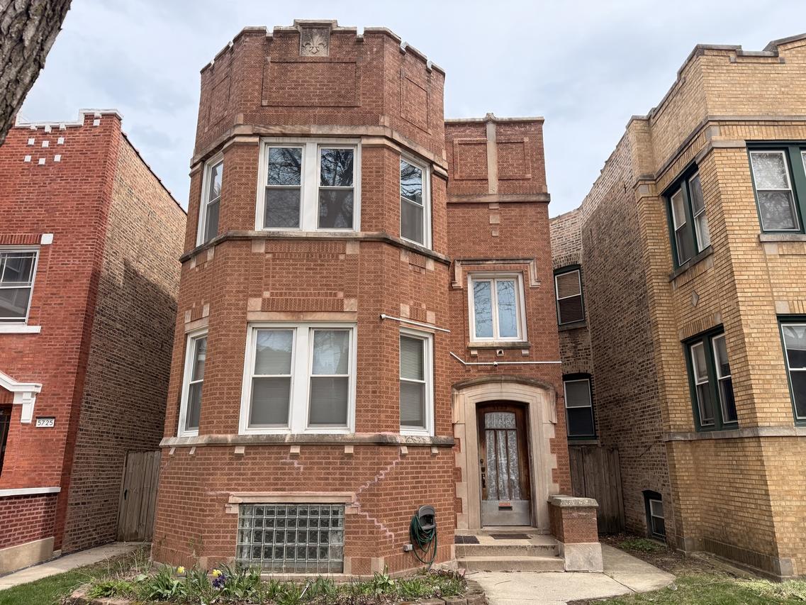 5723 N Talman Ave., Chicago, IL 60659