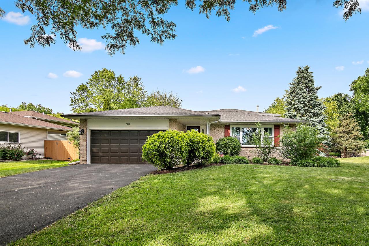284 Beaver Creek Dr., Bolingbrook, IL 60490