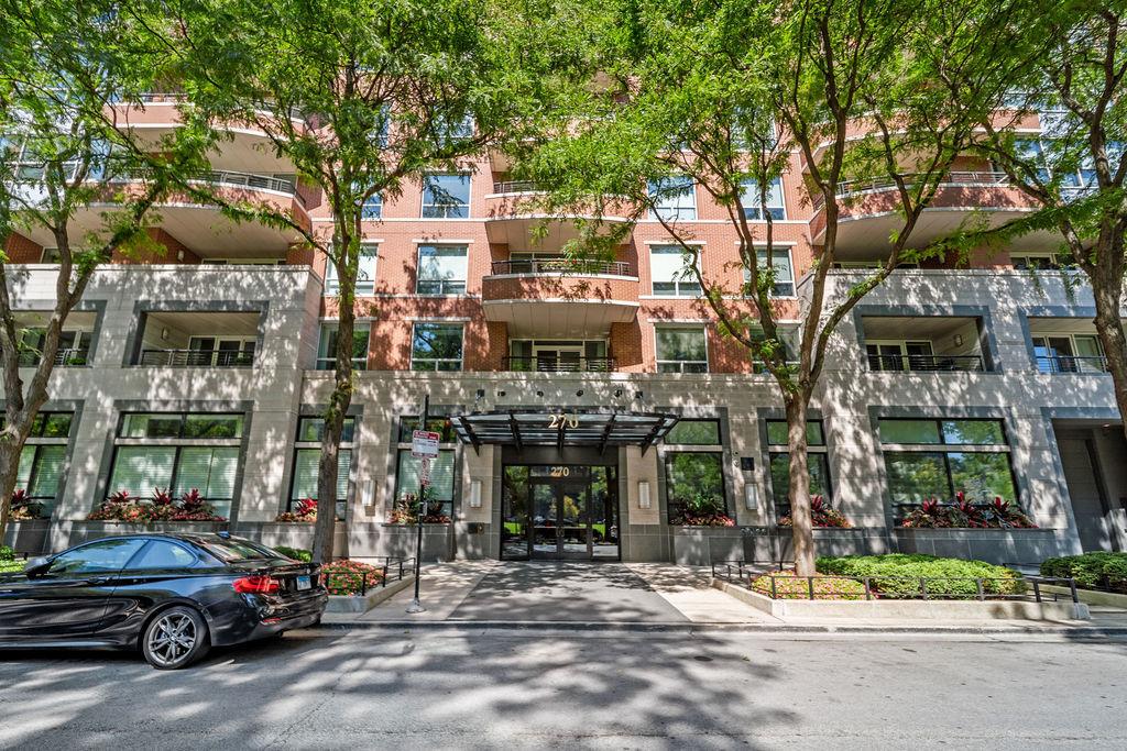 270 E Pearson St. #101, Chicago, IL 60611