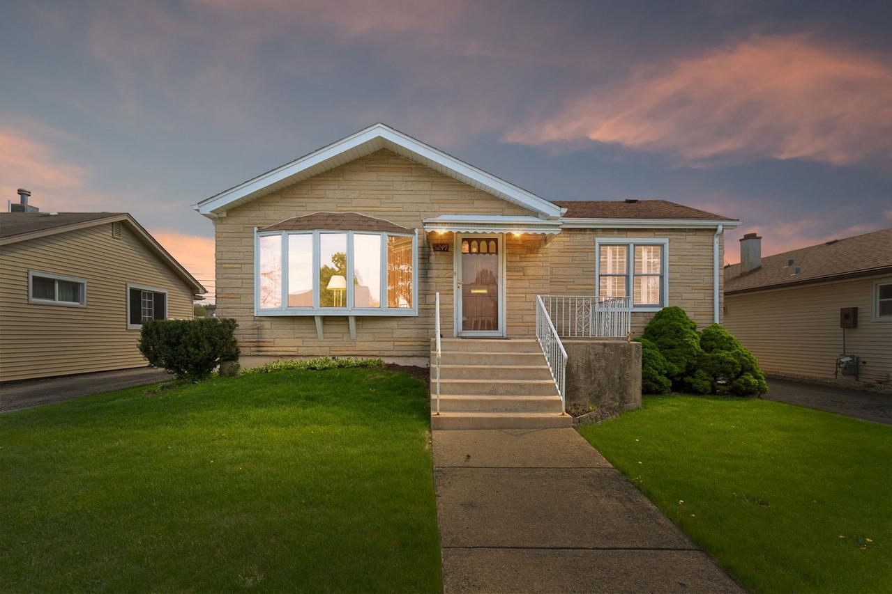 5249 W 88th St., Oak Lawn, IL 60453