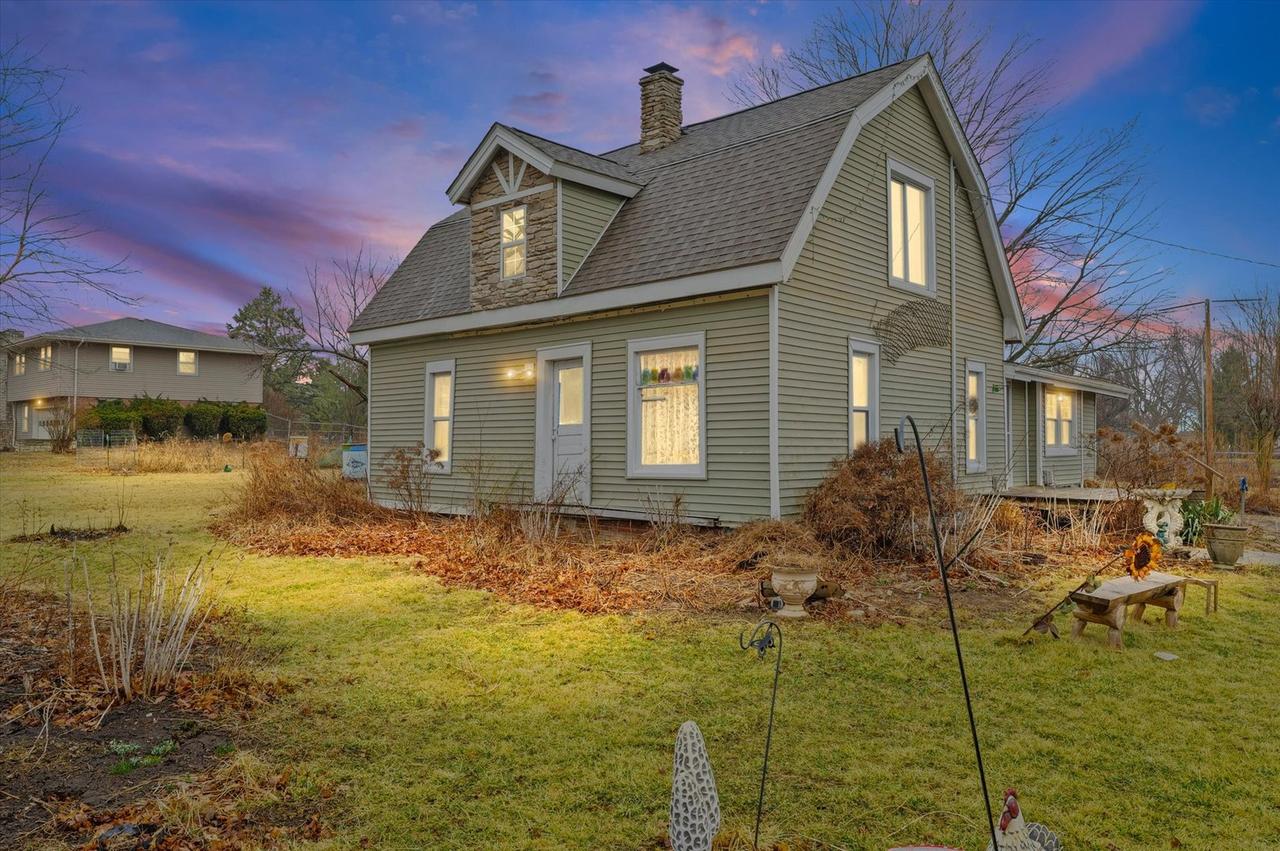 2210 Fogel Rd., Mahomet, IL 61853
