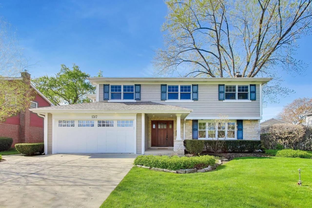 1317 W Grove St., Arlington Heights, IL 60005