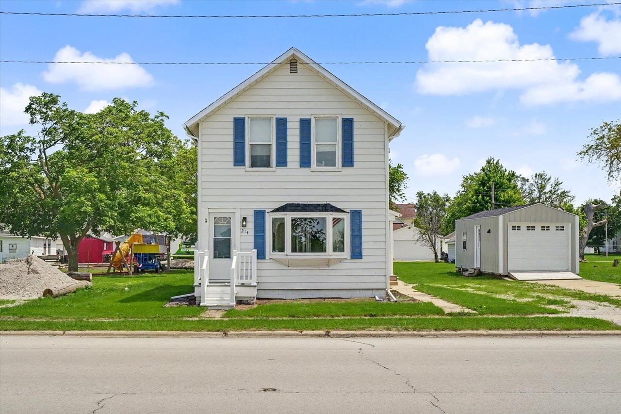 214 S Railroad Ave., Buckley, IL 60918