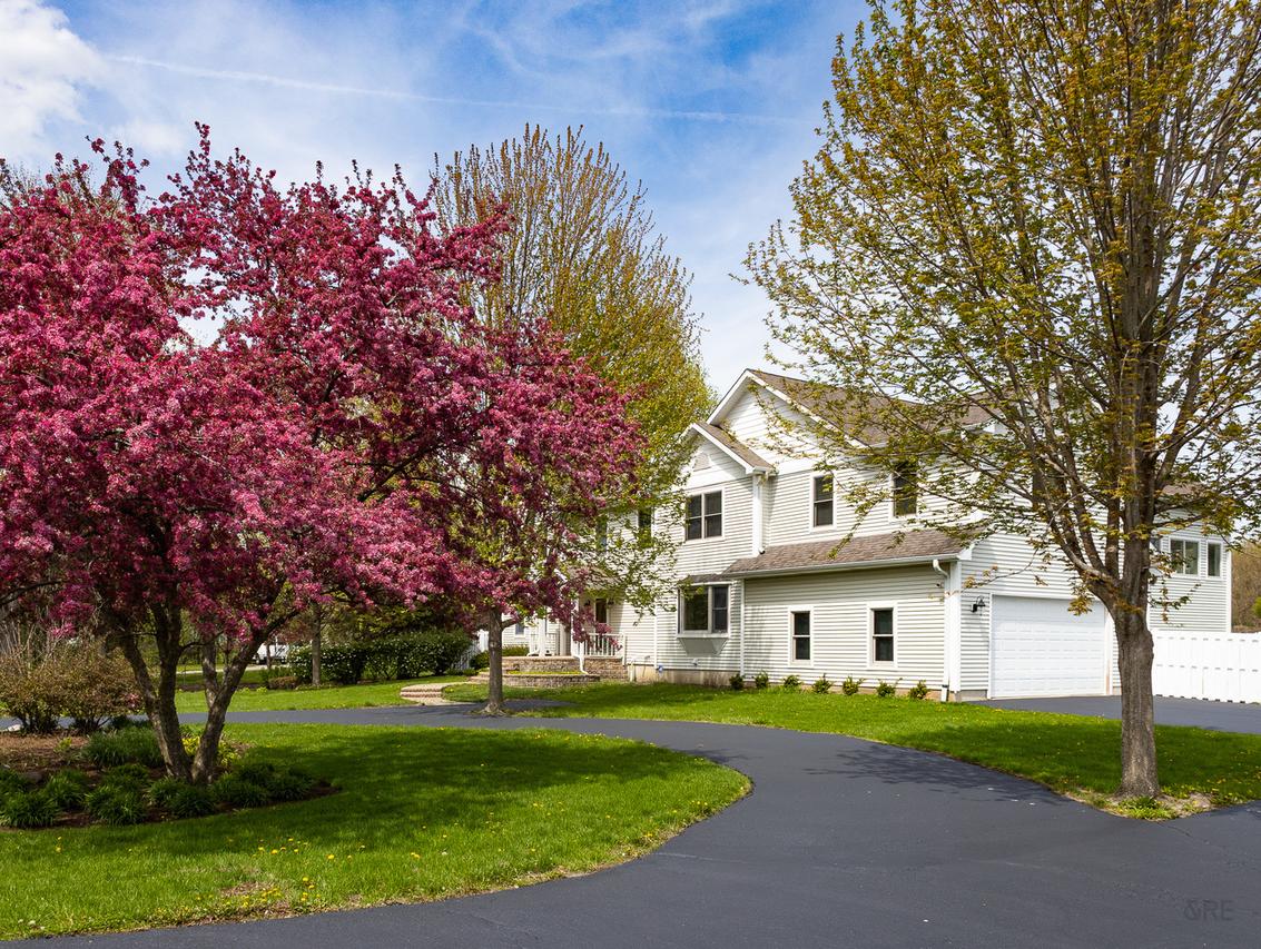 4308 Birch Dr., Gurnee, IL 60031