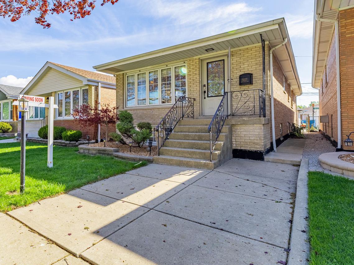 5127 S New England Ave., Chicago, IL 60638