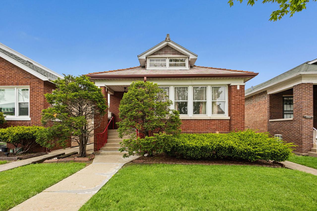8617 S Loomis Blvd., Chicago, IL 60620