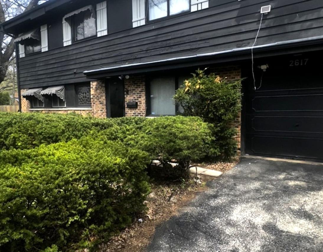 2617 Summit Ave., Highland Park, IL 60035