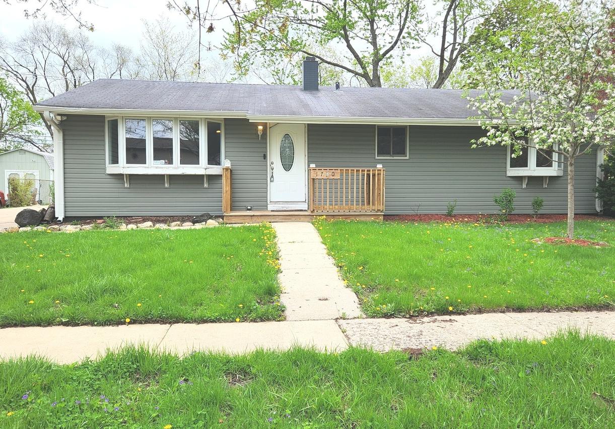 1730 Kingston Cir., Carpentersville, IL 60110