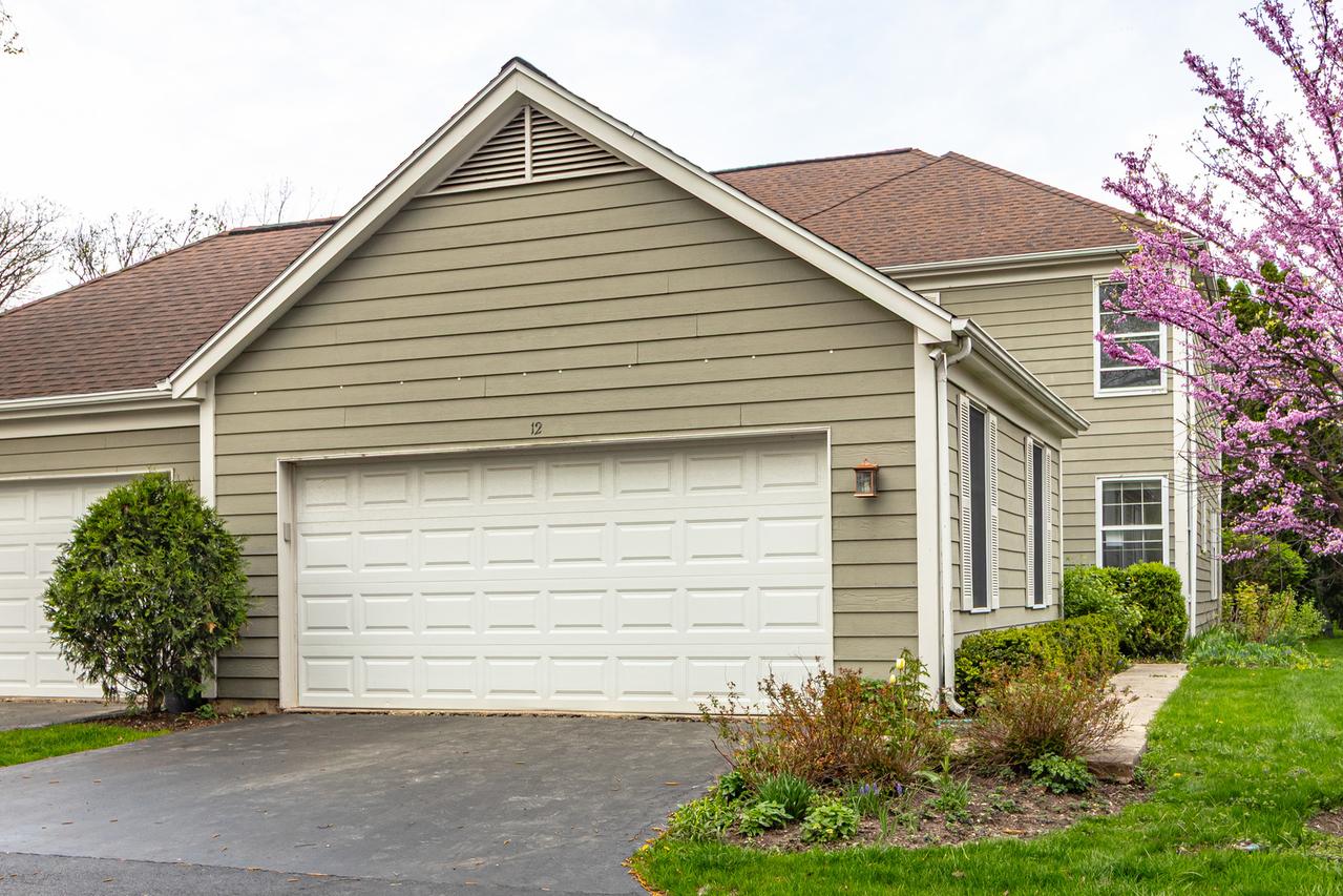 12 Sommerset Ln., Lincolnshire, IL 60069