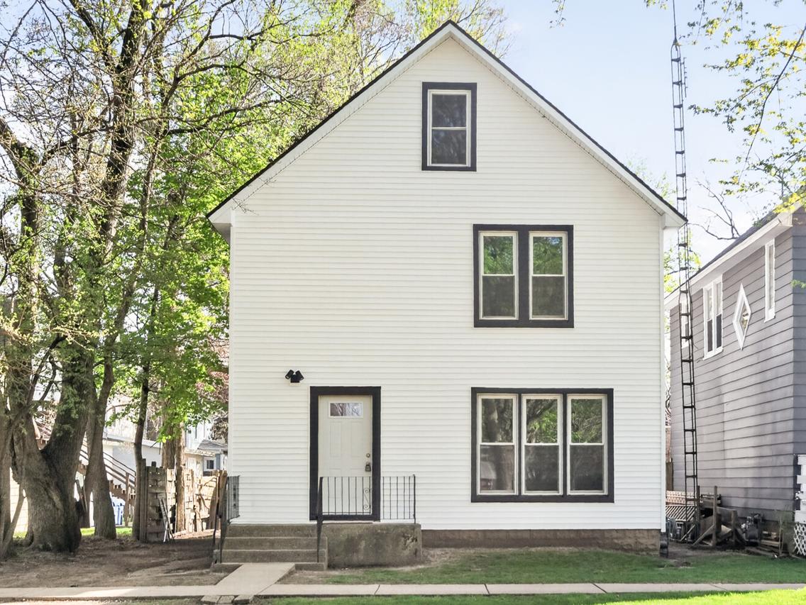 224 E Garden St., Dekalb, IL 60115