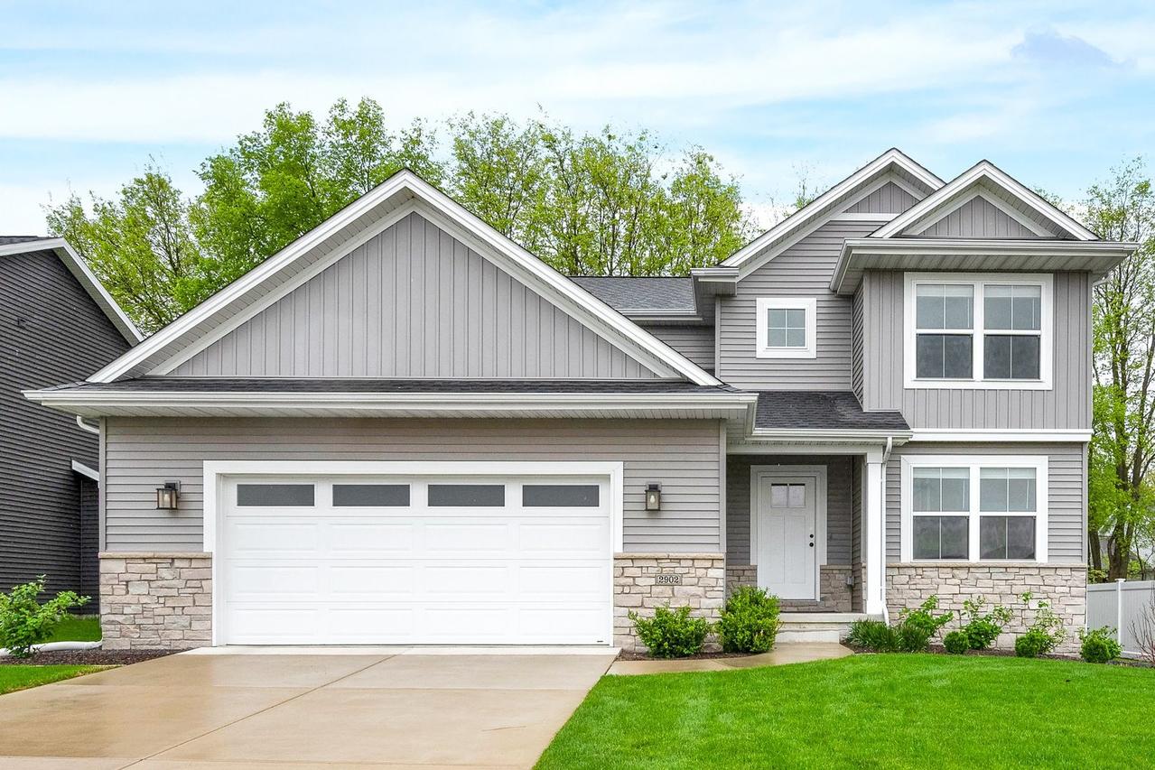 2902 Steppe Ln., Bloomington, IL 61705