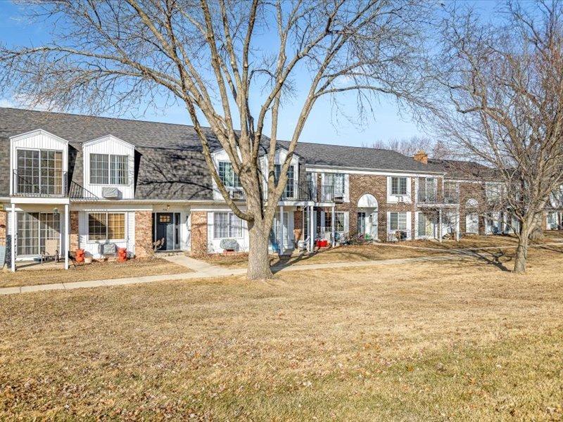 706 Kiwanis Dr. #4, Freeport, IL 61032