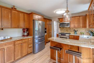 505 Fairlawn Ave., Libertyville, IL 60048