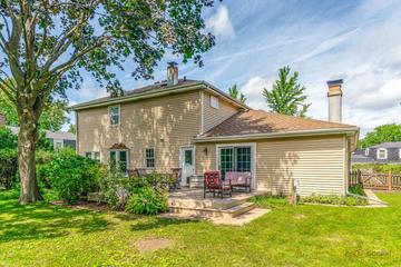 505 Fairlawn Ave., Libertyville, IL 60048