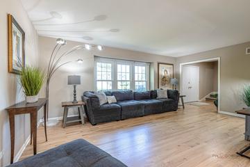 505 Fairlawn Ave., Libertyville, IL 60048