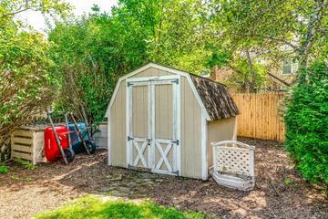 505 Fairlawn Ave., Libertyville, IL 60048