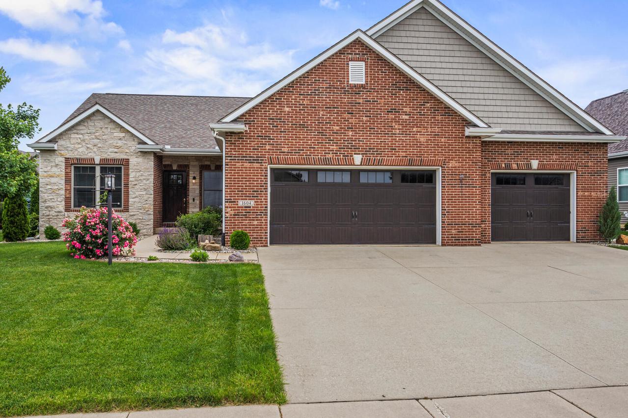 1604 Kassen Ave., Mahomet, IL 61853