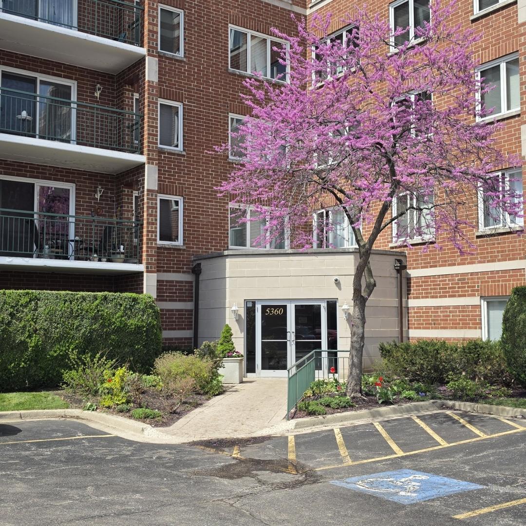 5360 N Lowell Ave. #510, Chicago, IL 60630