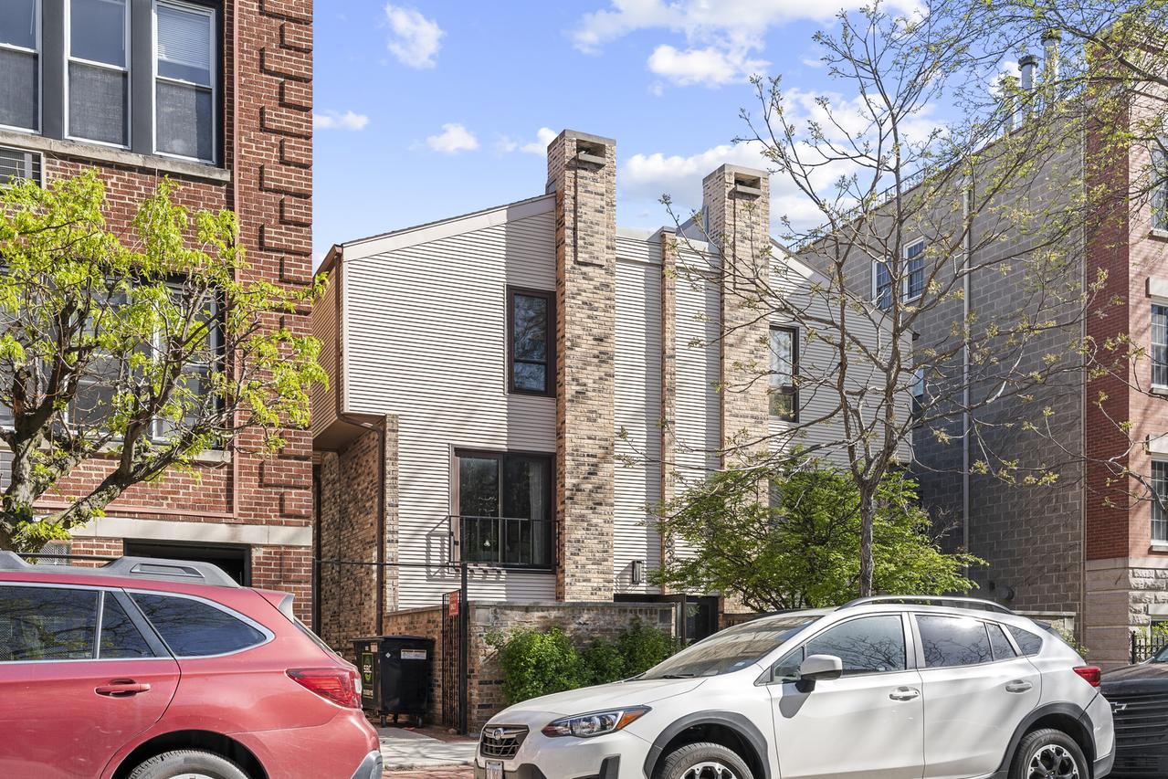 636 W Buckingham Pl. #G, Chicago, IL 60657
