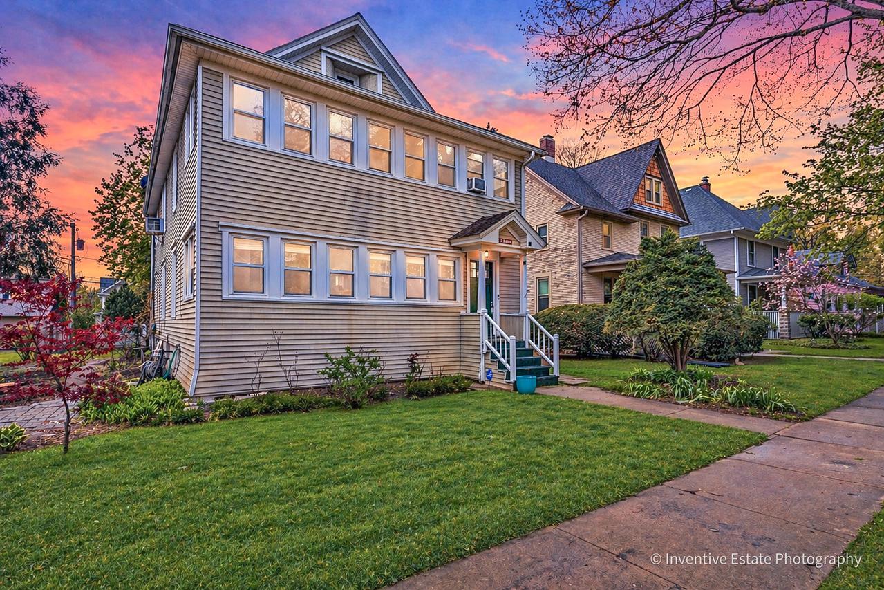 211 N Wright St., Naperville, IL 60540