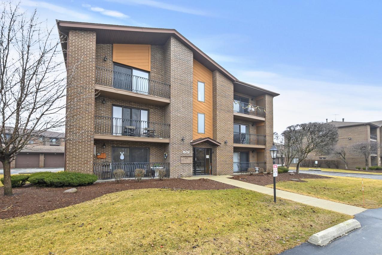 15712 Revere Ct. #D, Oak Forest, IL 60452