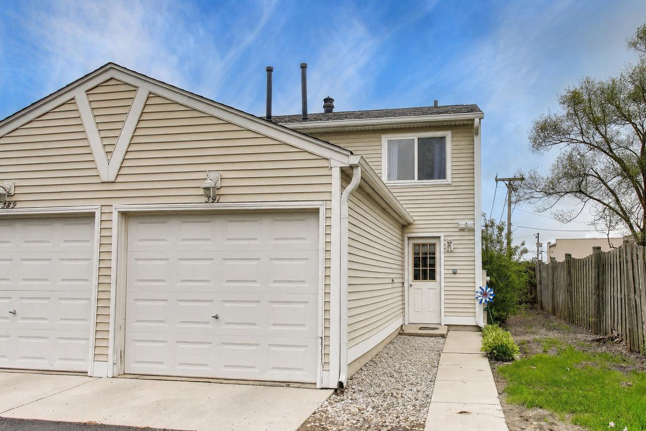 391 Meadow Green Ln., Round Lake Beach, IL 60073