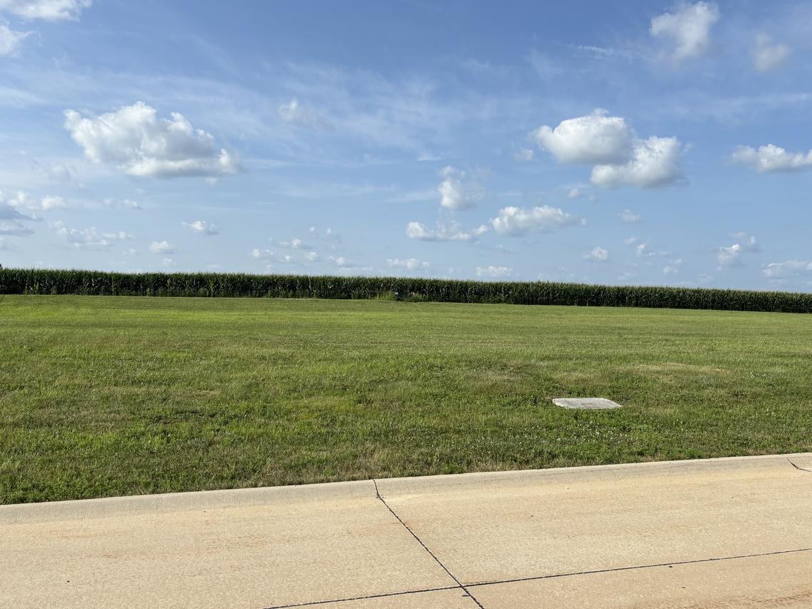 121 W School View Rd., Geneseo, IL 61254