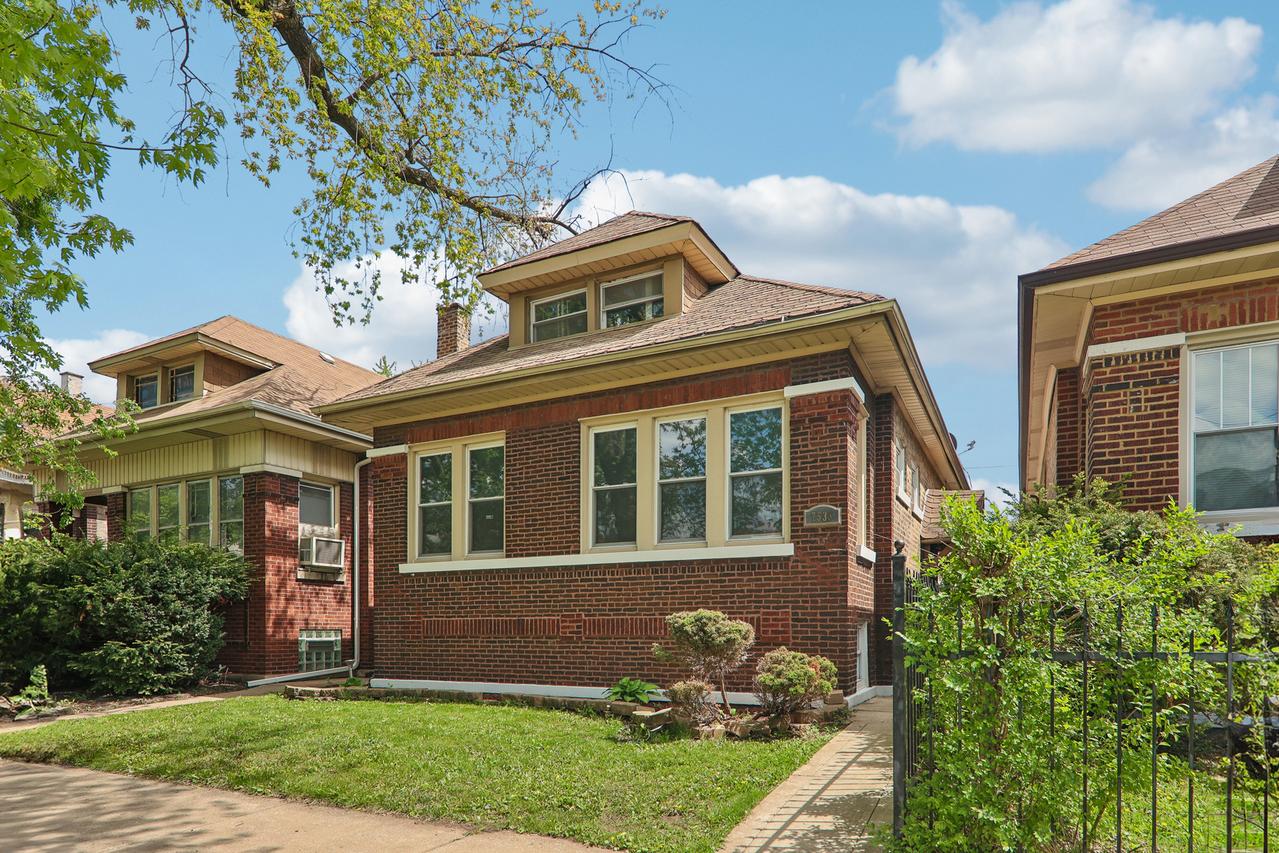 7533 S Green St., Chicago, IL 60620