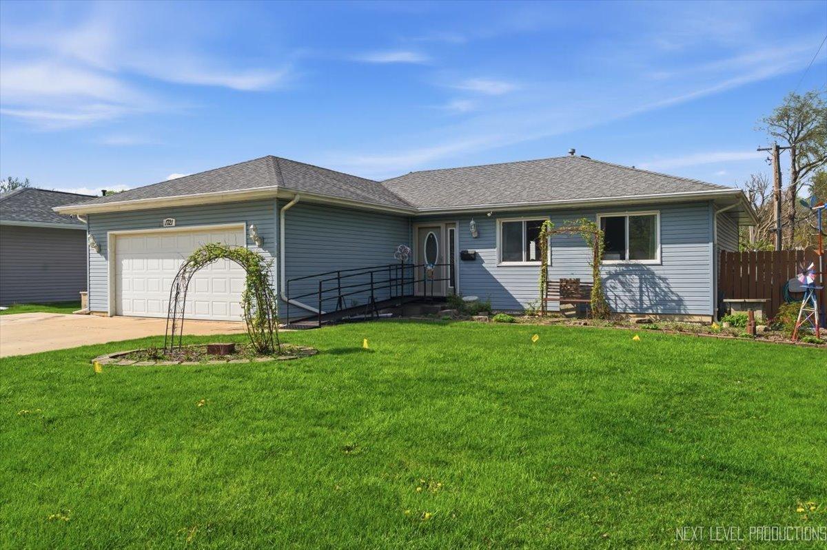 1721 W Galena Blvd., Aurora, IL 60506