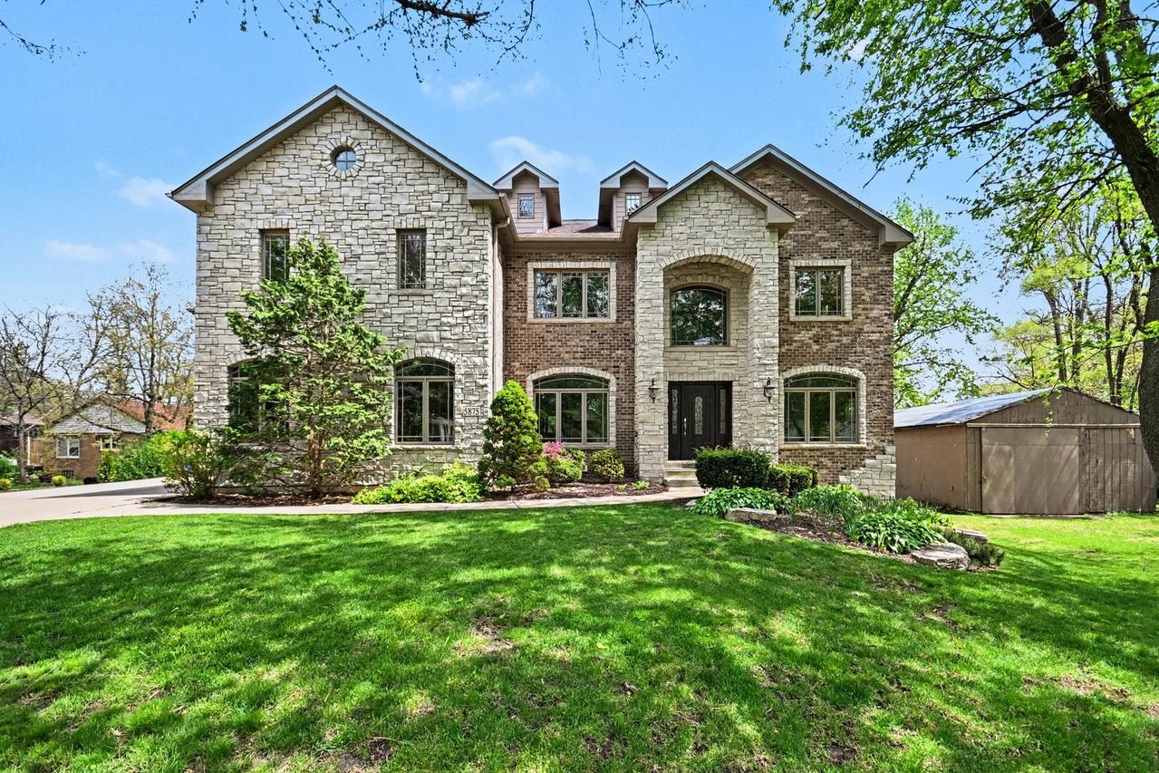 5875 Alabama Ave., Willowbrook, IL 60527