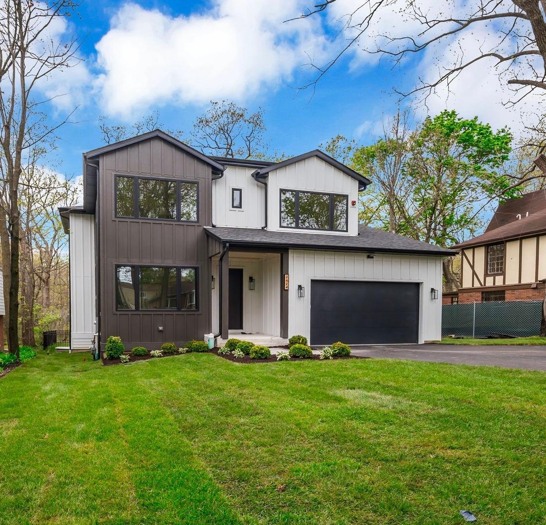 2624 Roslyn Cir., Highland Park, IL 60035